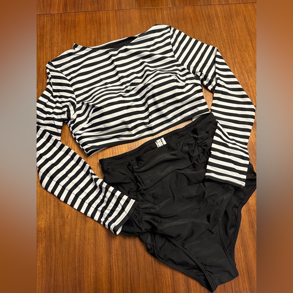 NWT Vintage Inspired Striped High Waisted Swimsuit with Rashguard Crop Top